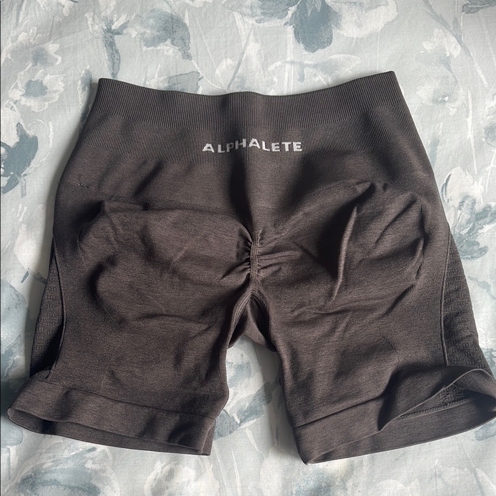 Alphalete Amplify Contour shorts